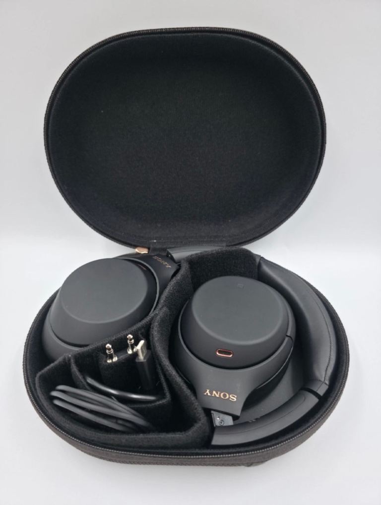 Sony WH-1000XM4 Headphones – Black, Good Condition