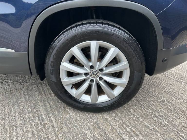 2014 Volkswagen Tiguan 2.0 TDI BlueMotion Tech Match SUV 5dr Diesel Manual 2WD Euro 5 (s/s) (140 ...