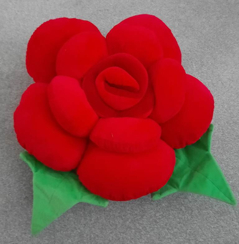 Florals Cushion Unique Knot Shape Sturdy Polyester Decoration - Used