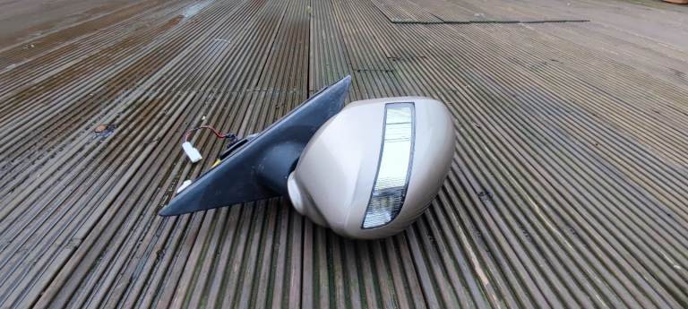 Nissan stagea n/s left wing mirror 