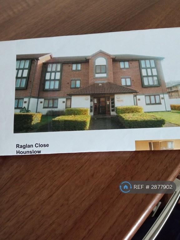 1 bedroom flat in Berry Court, Hounslow, TW4 (1 bed) (#2877902)