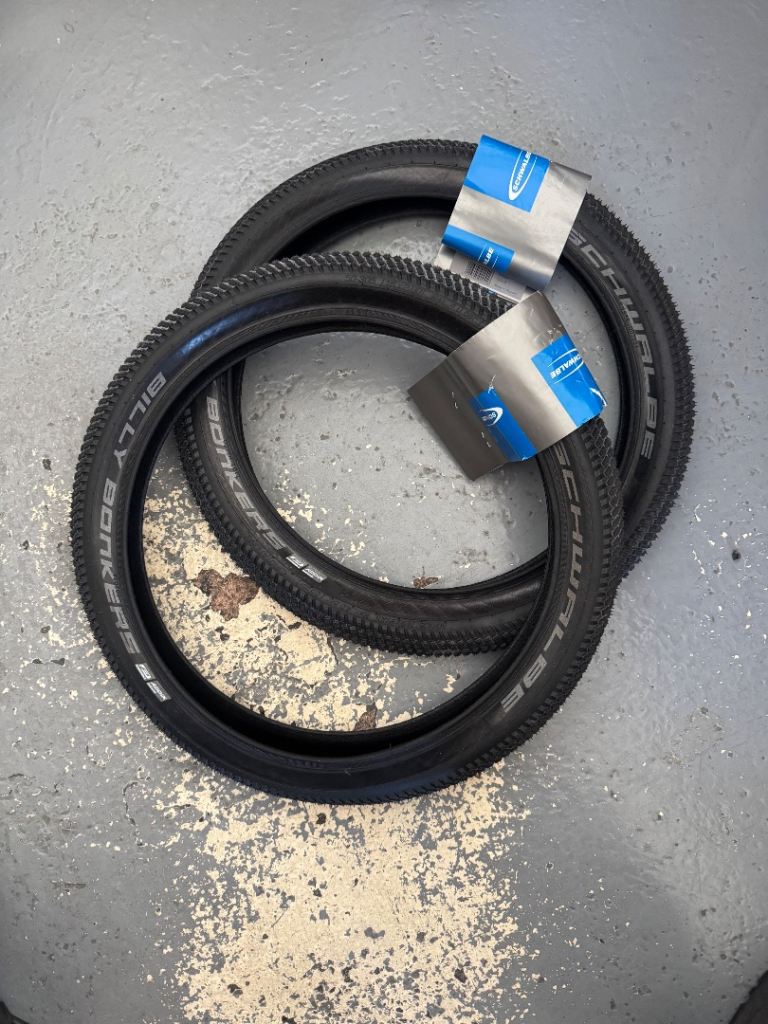 Brand new x2 billy bonkers 16” tyres 