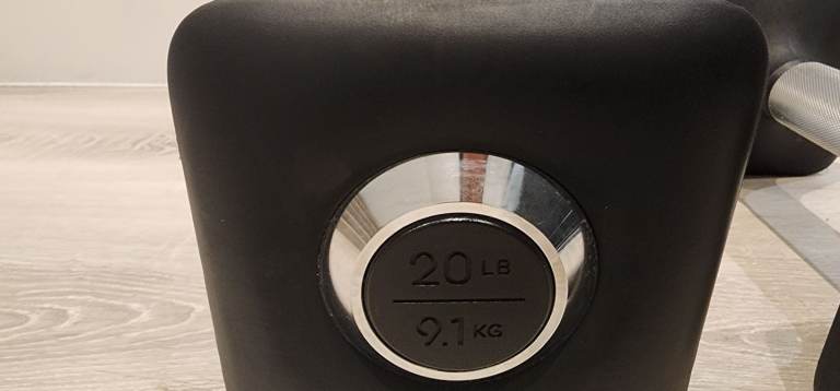 Brand new peloton dumbbells 2x 9.1kg RRP £100