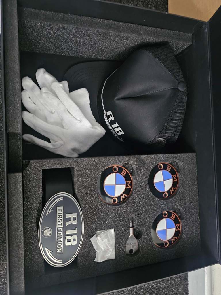 2021 BMW R 18 BOBBER 4,000 MILE'S 