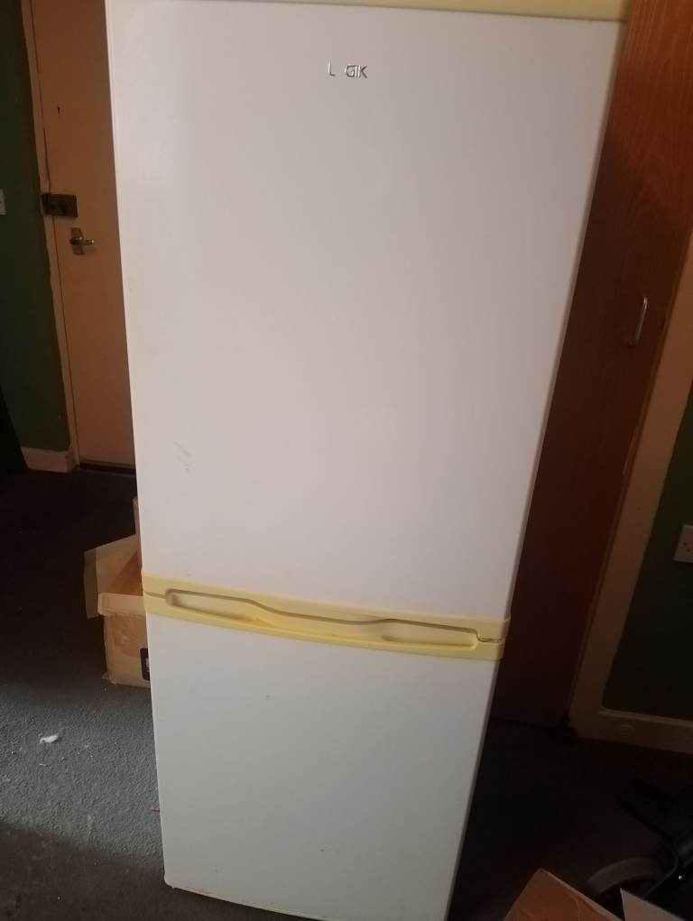 Logik fridge freezer 