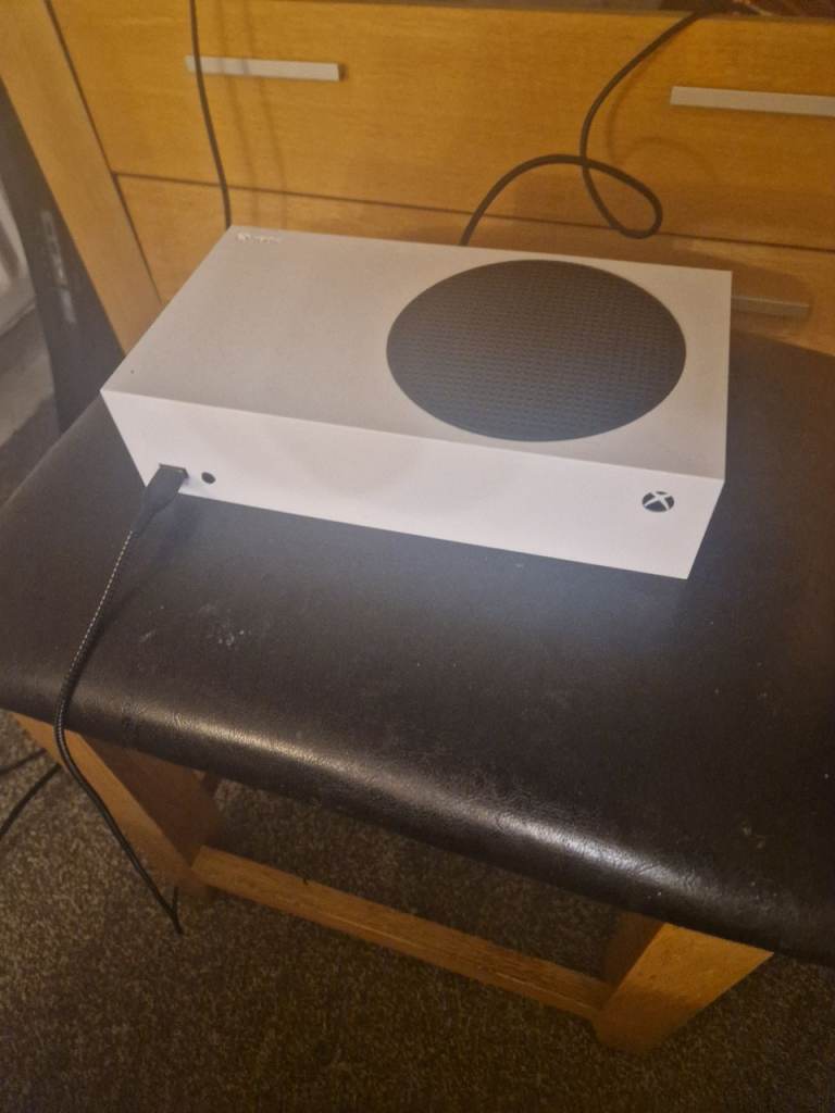 Xbox Series S Console 1 tb - White, Good Condition