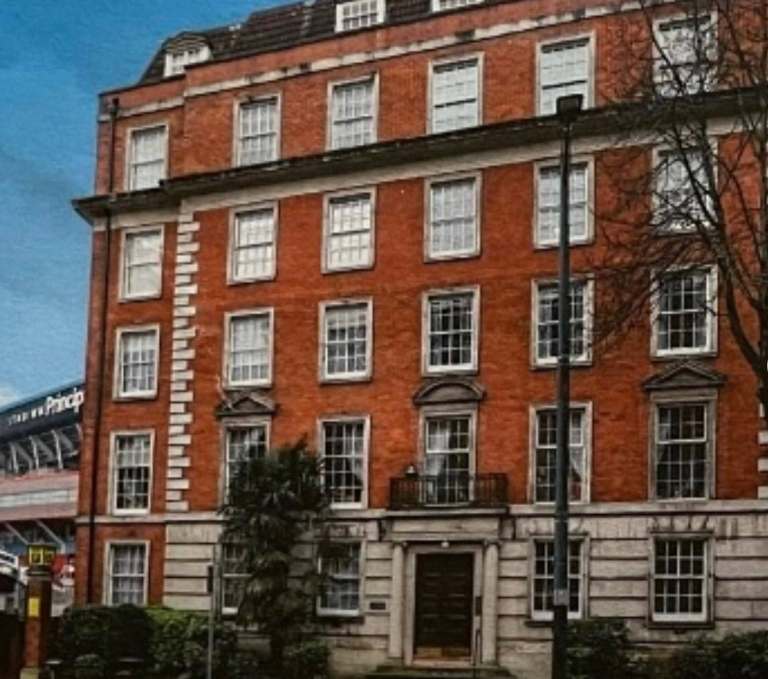 Room in 3-Bed Flat, Cardiff City Centre Available 9 Sept