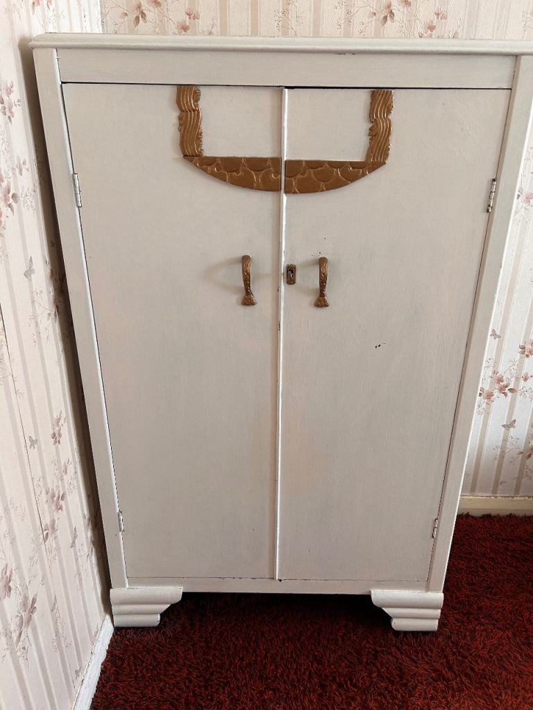 Vintage mini wardrobe for upcycling