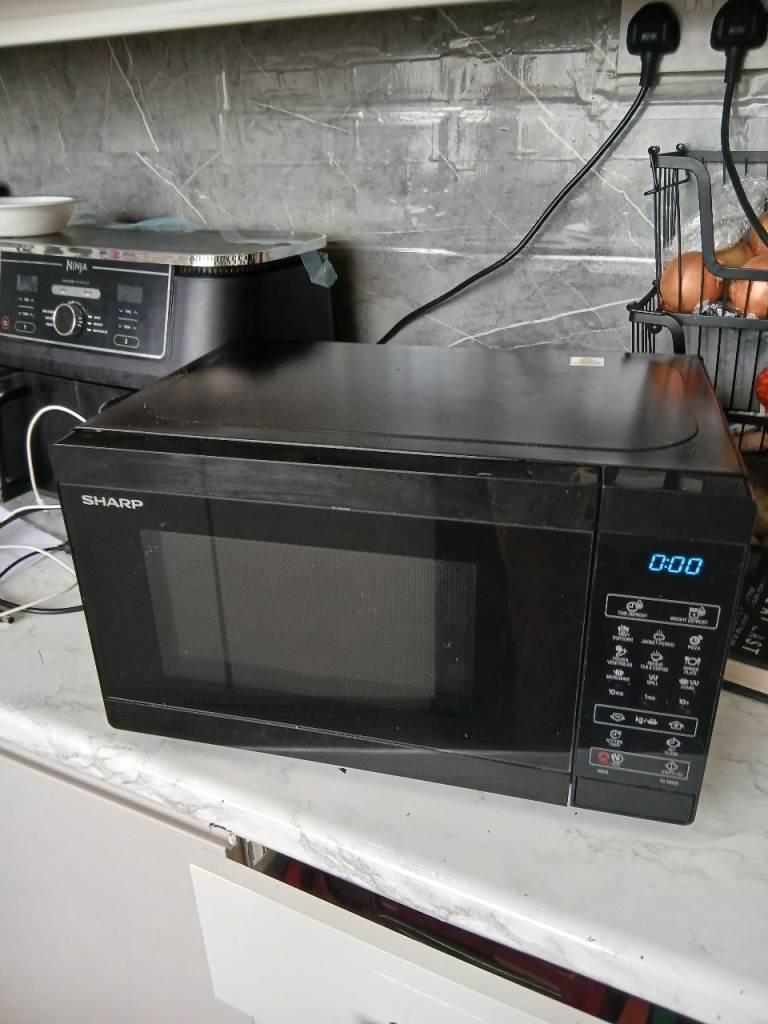 Sharp Microwave Oven With Grill - Black, Good Condition
