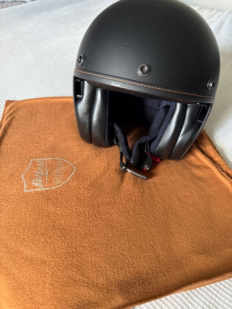 Immaculate XS Belfast Scorpion Black Crash Helmet 