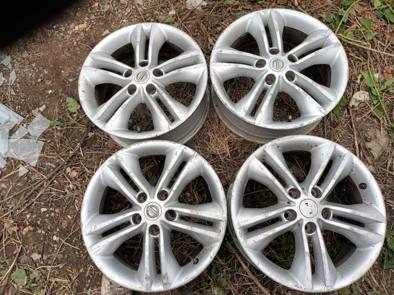 16 - Nissan Qashqai alloy - 215 - 60 17 - sale - £250