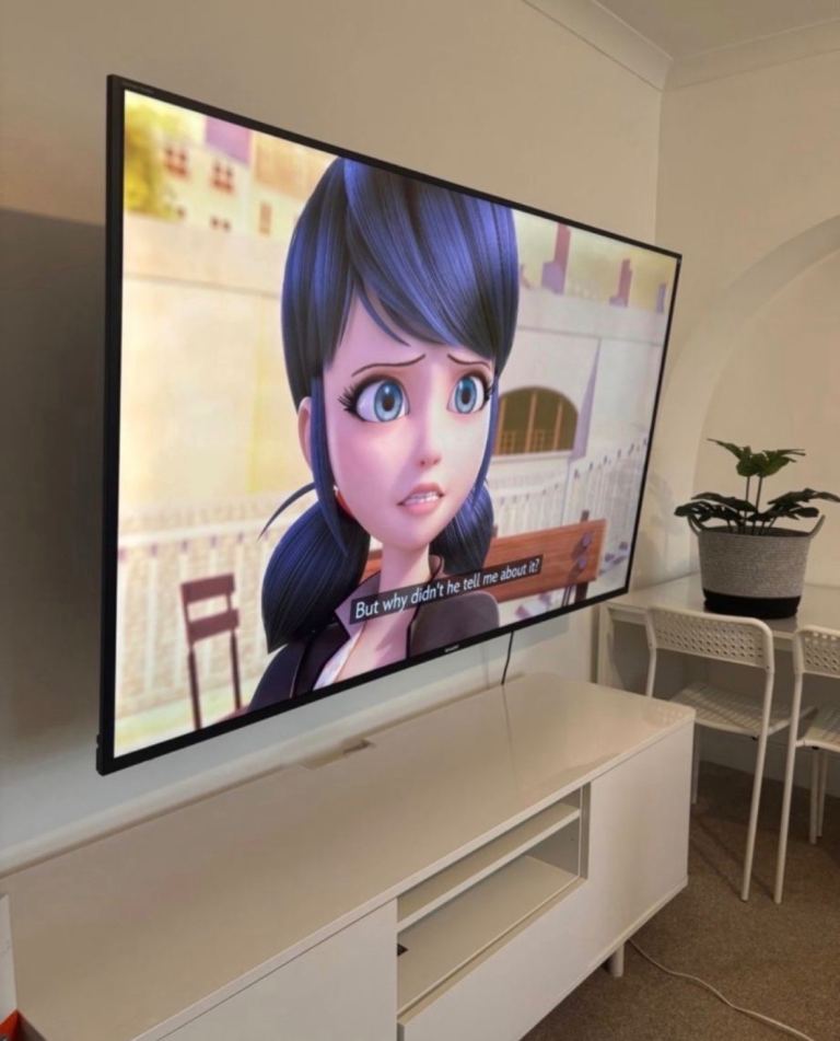 Sharp tv 70 inch Smart tv 