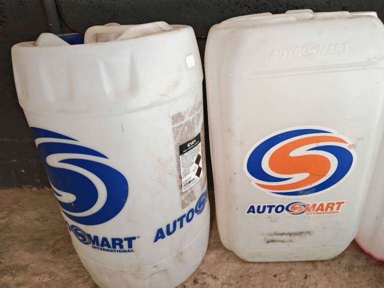 5x 25litre drums (empty) 