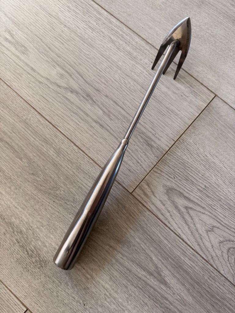 Weed puller hand weeder tool