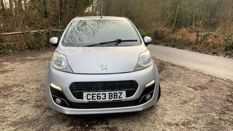 2013 Peugeot 107 1.0 ALLURE 5 DR £20 TAX ULEZ COMPLIANT. Hatchback Petrol Manual