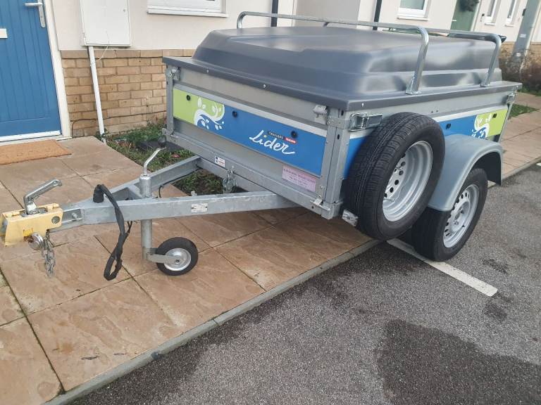 Lider Saragos Trailer with lockable hard top and roof bars 