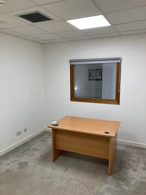 Serviced office , Room 58 at the EK Business Centre 14 Stroud Road G75 0YA £365 pm 