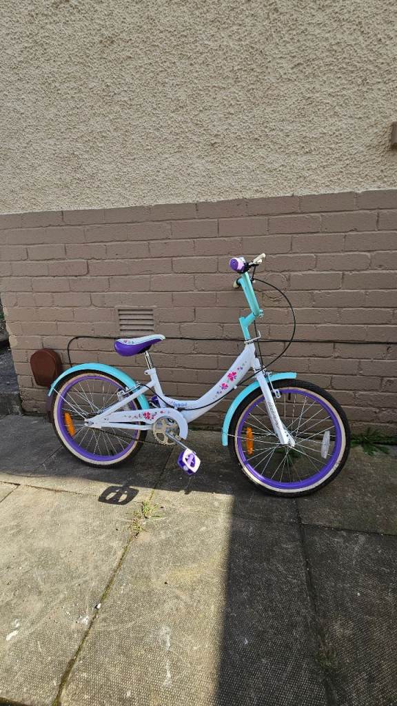 Girls bike 20 inch