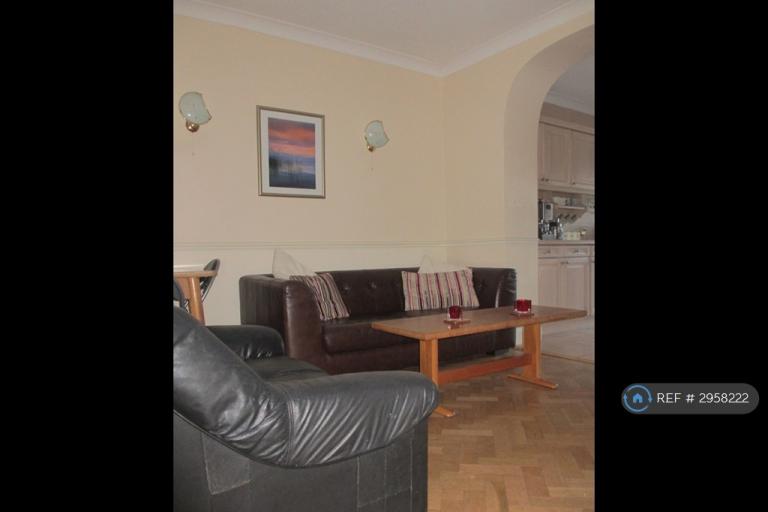 1 bedroom in Lynwood Avenue, Egham, TW20 (#2958222)