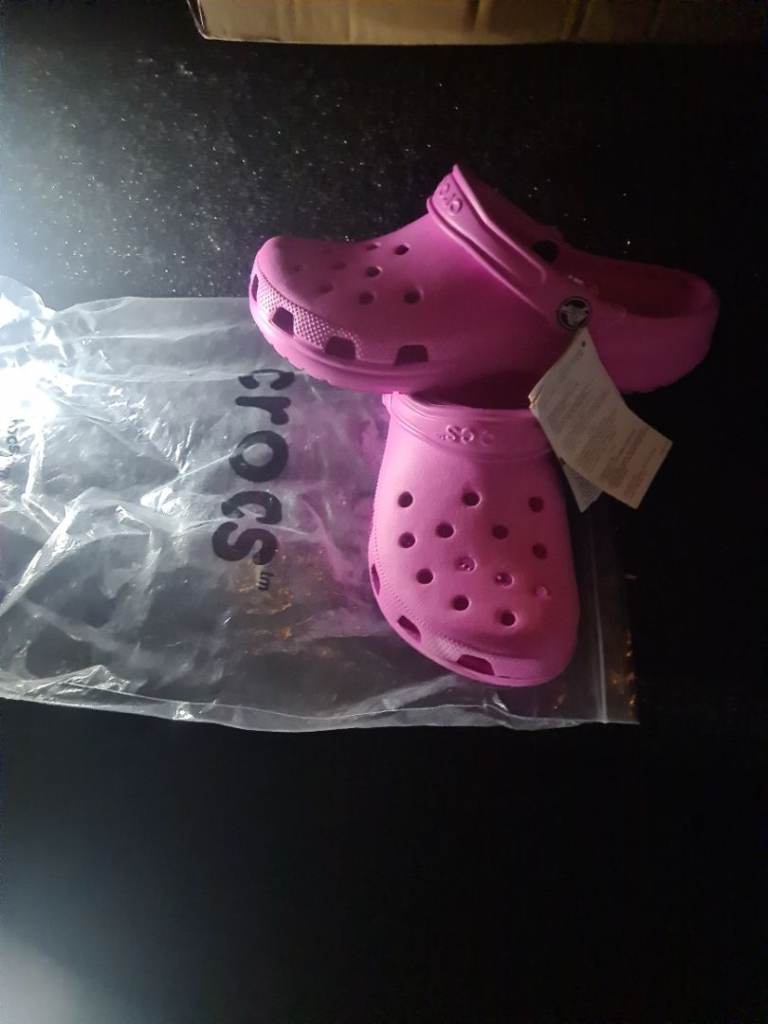 crocs