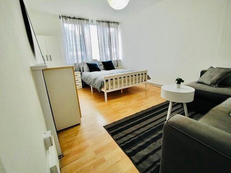 💙Double  Rooms in Poplar from April E14 0FY Available Now✅