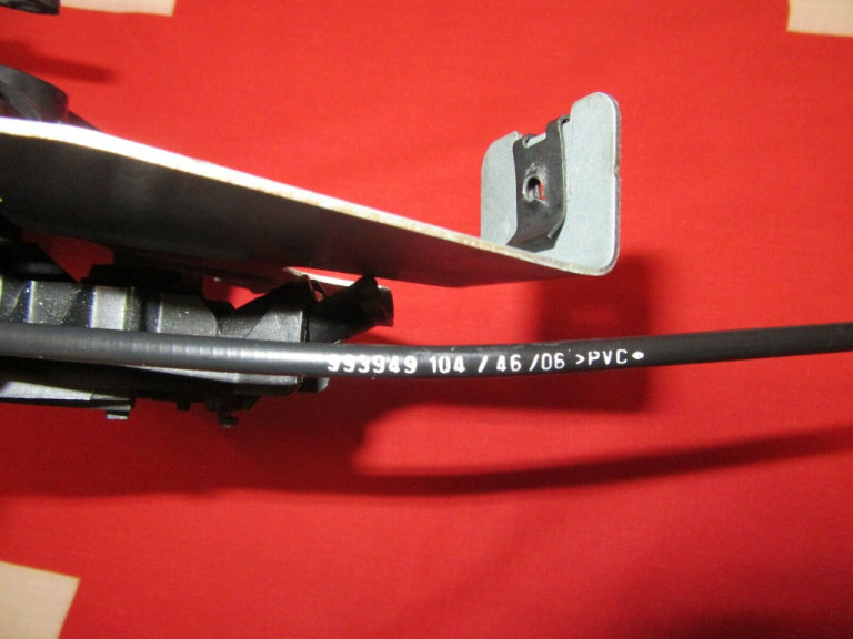 Volvo S80 Door Handle Bracket Mechanism Rear Left 30661074 LH