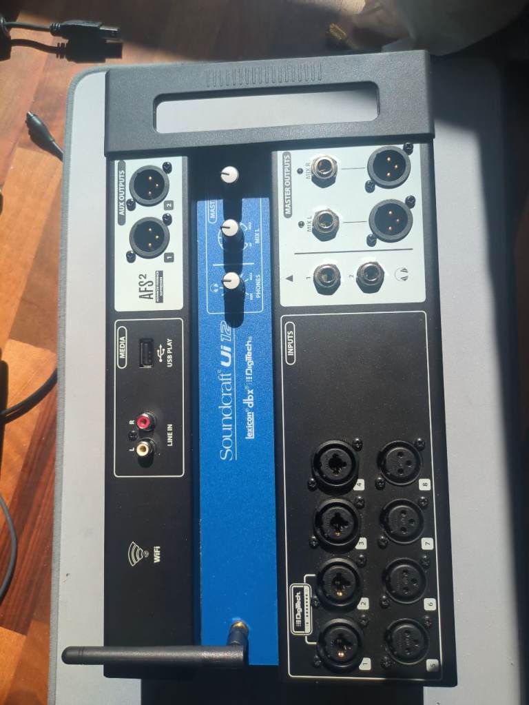 Soundcraft Ui12 Digital Mixer – Good Condition