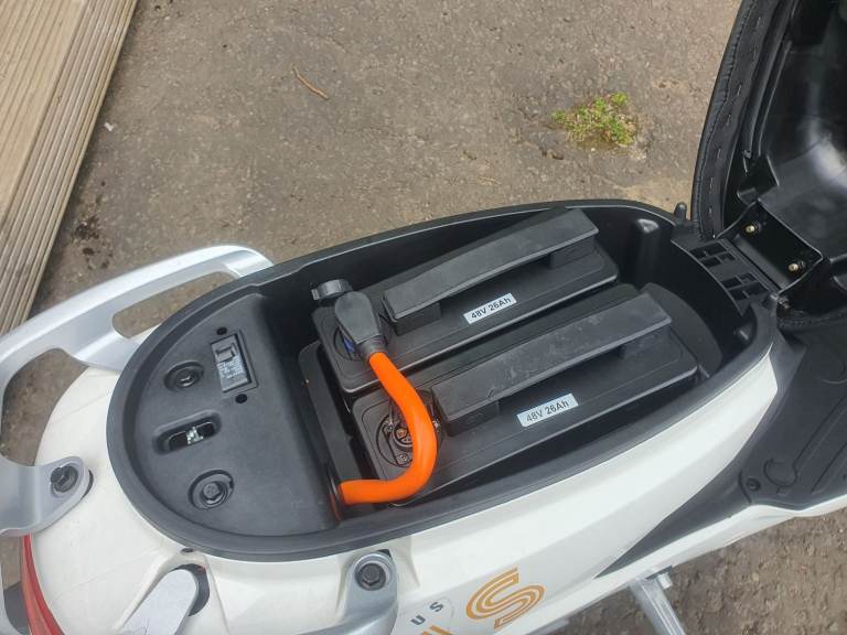 Electric moped motorbike scooter road legal 50cc ebike