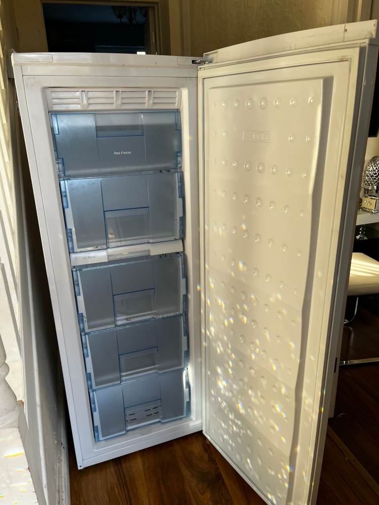 FROST FREE UPRIGHT BEKO FREEZER IN GOOD WORKING CONDITION.
