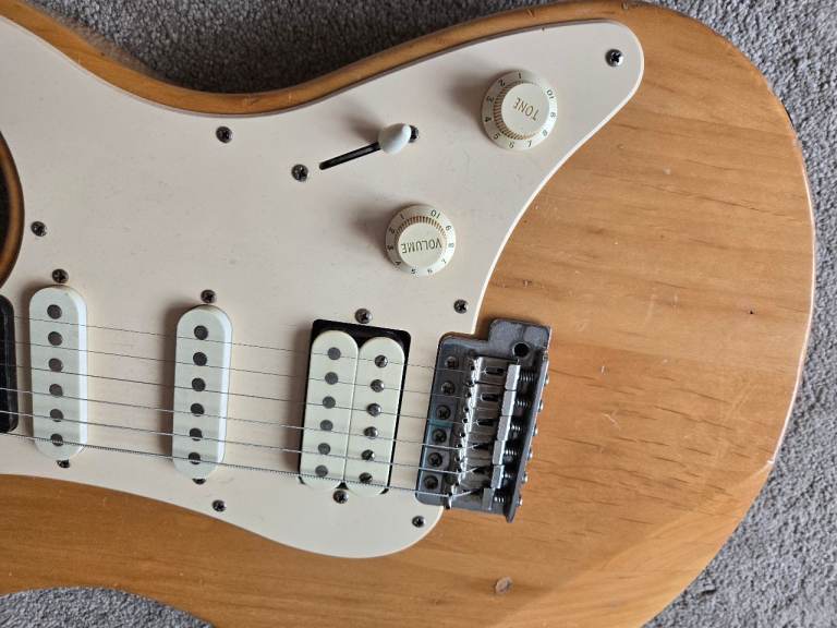 Yamaha Pacifica Electric 6 string Guitar - natural wood style