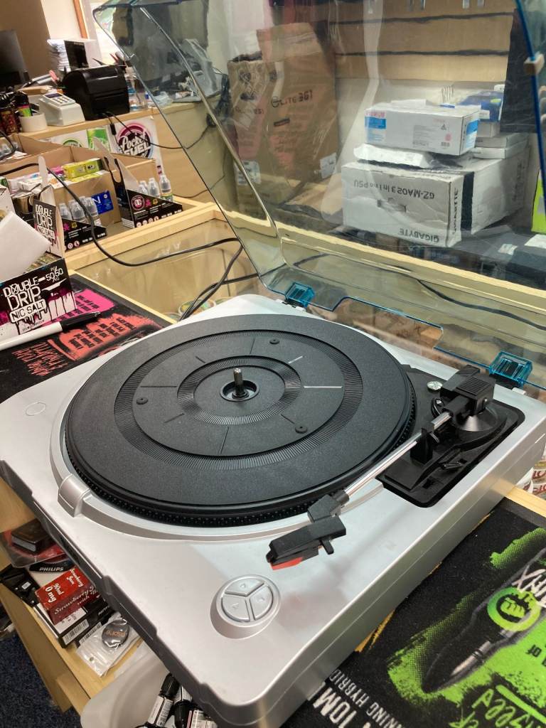 TEVION USB TURNTABLE MODEL P50708