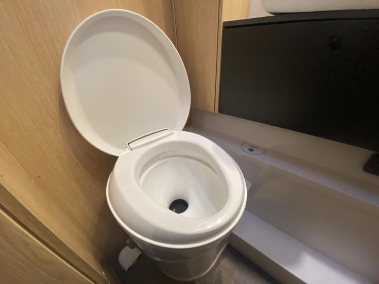 2025 SUNLIGHT T68 XX EDITION 4 BERTH MOTORHOME