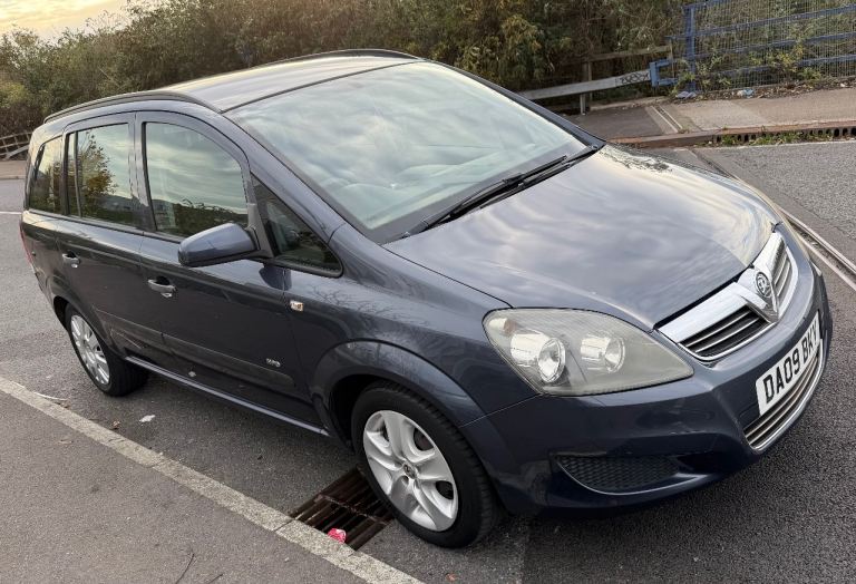 ULEZ compliant, 7 seater, Vauxhall, zafira, 1.6 petrol, long MOT, new tow bar never been used