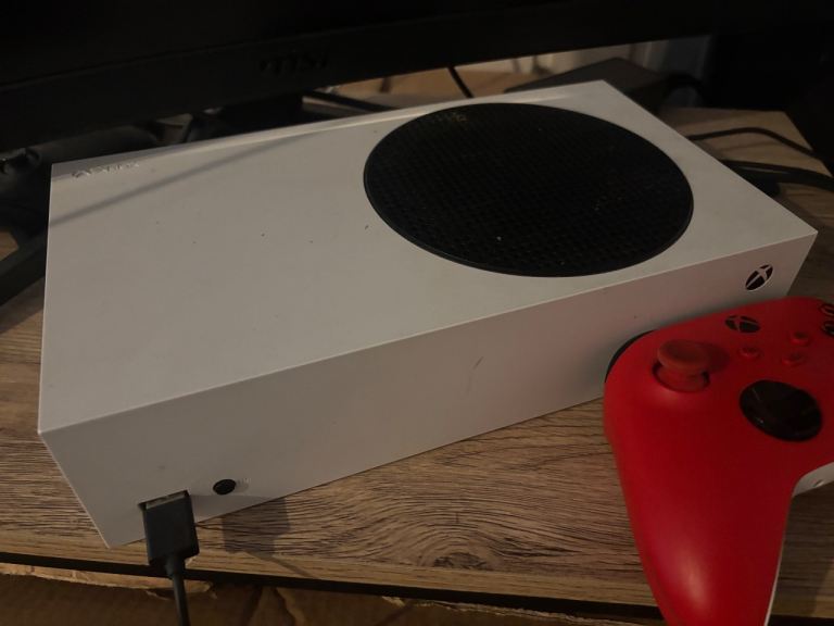 Xbox 1 series s console