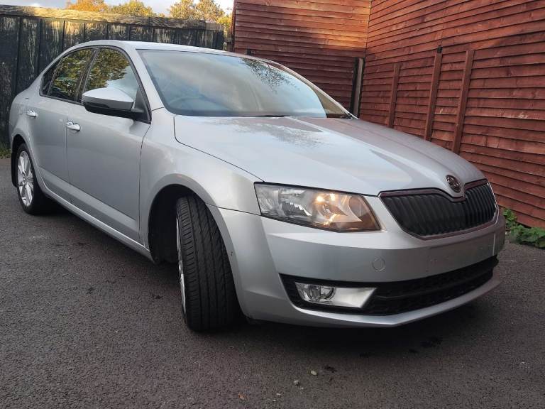 Skoda Octavia 2.0 TDI CR Elegance 5dr DSG Diesel