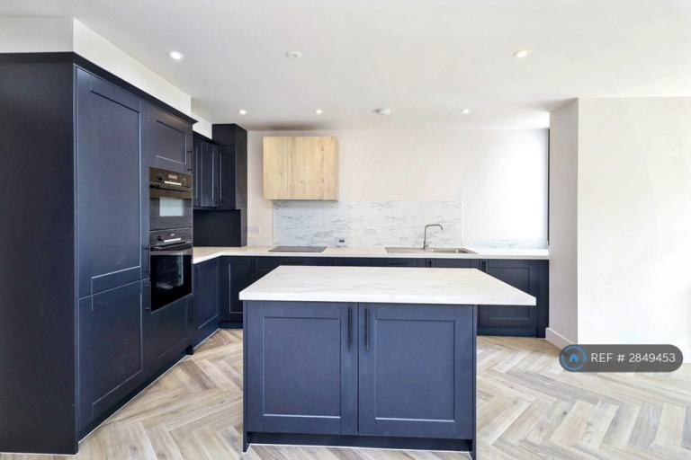 2 bedroom flat in Underhill Road, London, SE22 (2 bed) (#2849453)