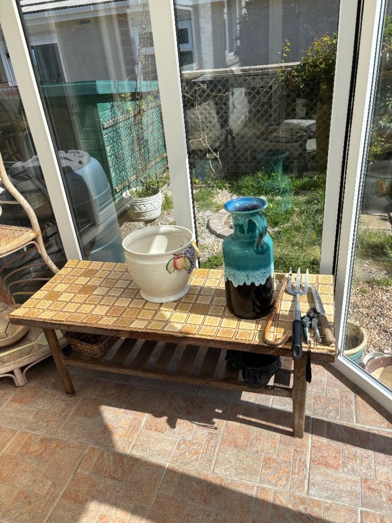 COFFEE TABLE
