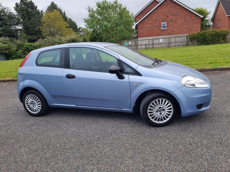 Fabulous Genuine 62000 Miles From New Beautiful Blue Metallic 2006 Fiat Punto Active 1242cc 