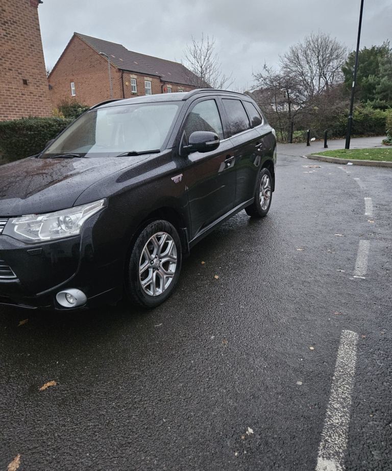 Mitsubishi Outlander 2015 | Automatic | Reliable Family SUV