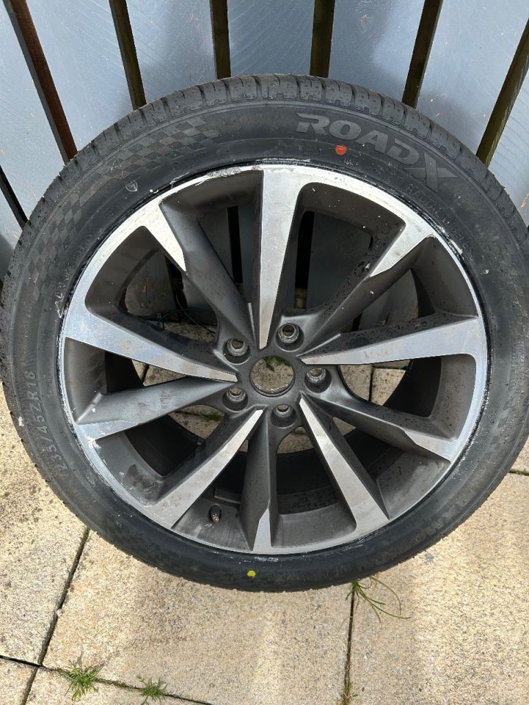Seat Leon 18inch alloy wheel 