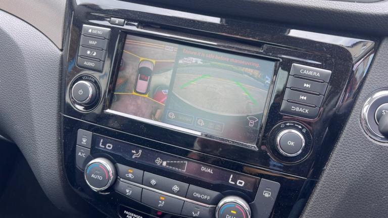 Nissan qashqai N1.5 dCi 115 N-Connecta 5dr 2 owners full Nissan history stunning