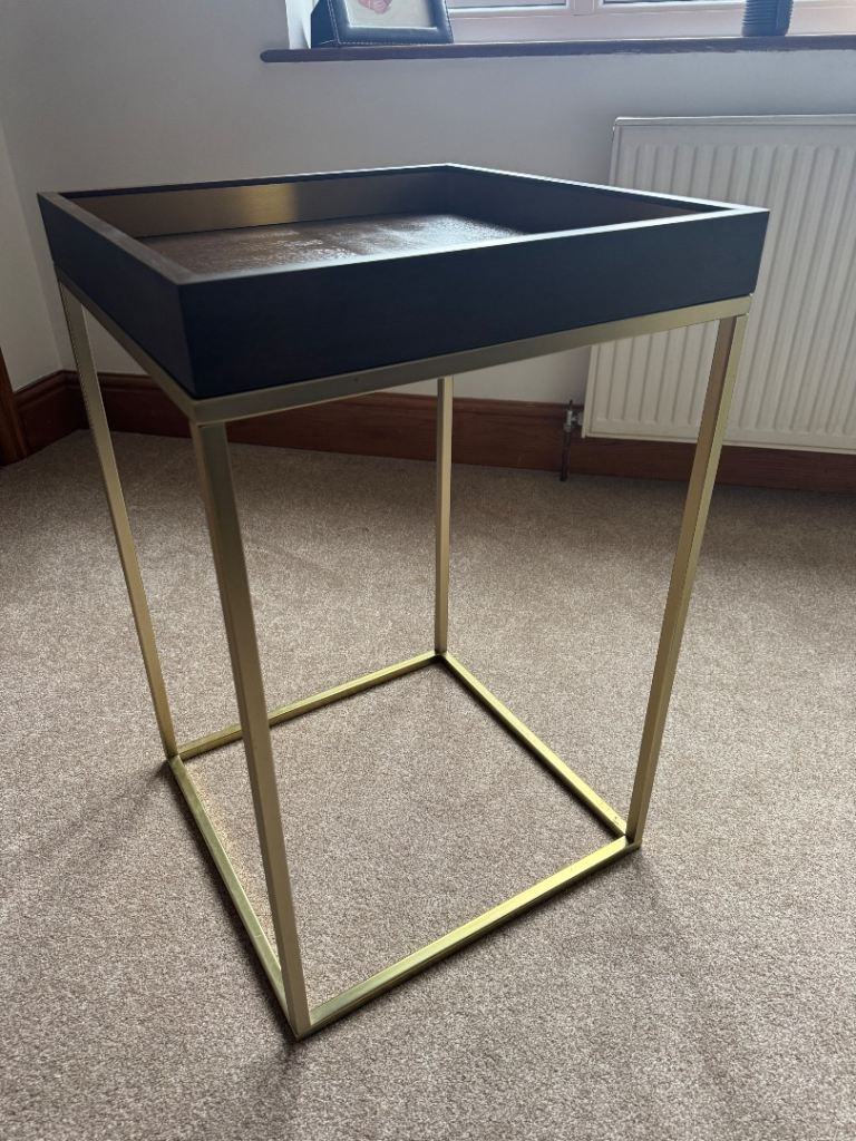 RV Astley Side Table