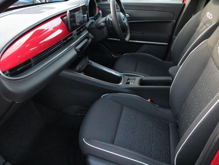 2025 Fiat 600 1.2 Hybrid 48V 136 5dr eDCT-6 HATCHBACK PETROL Automatic