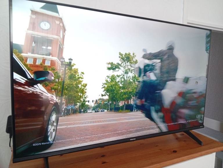 Hisence 4k 43 inch qled tv 