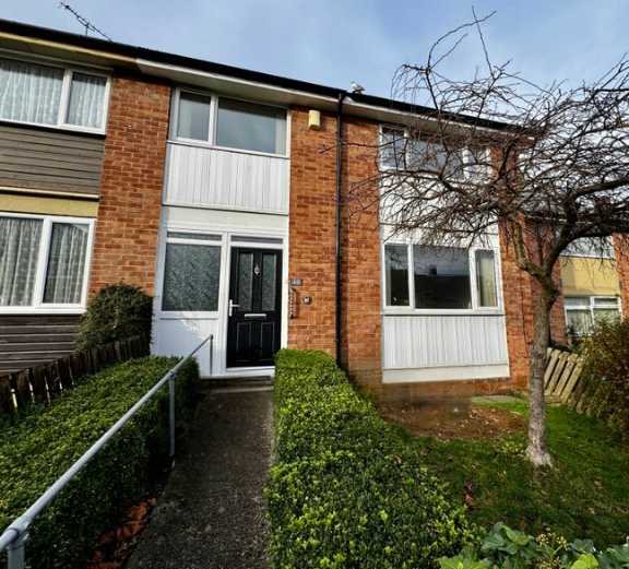 Spacious 4-Bed House in Bangor 