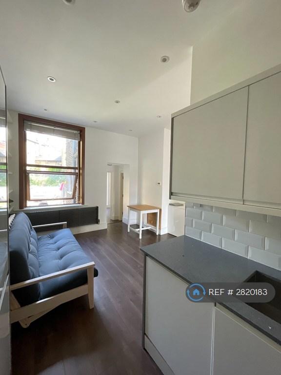 2 bedroom flat in London, London, NW10 (2 bed) (#2820183)