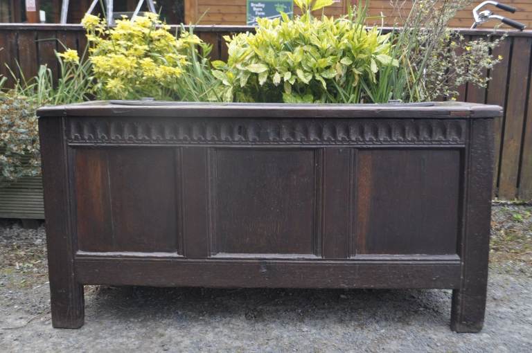 Antique Georgian oak coffer