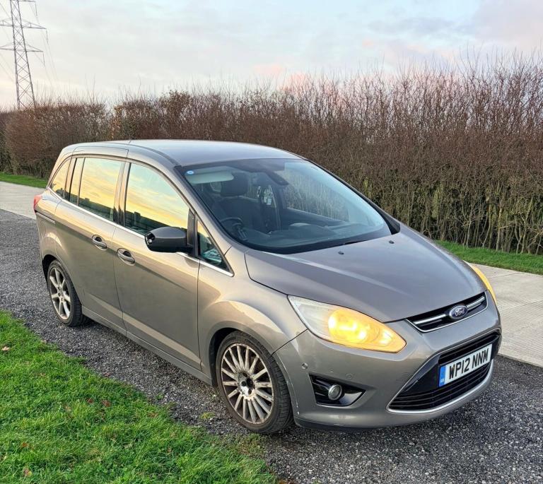 2012 Ford Grand C-Max 2.0 TDCi Titanium 5dr / SPARES OR REPAIRS /  MPV Diesel Manual