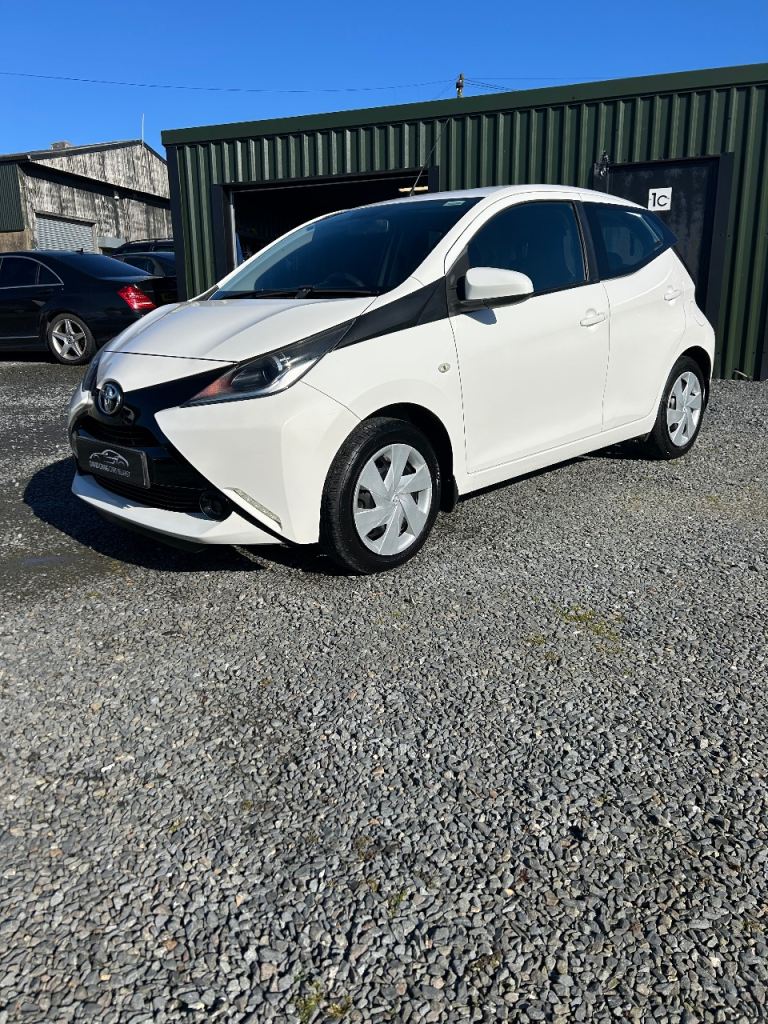 £20 road tax 6 months warranty Toyota, AYGO, Hatchback, 2015, Manual, 998 (cc), 5 doors