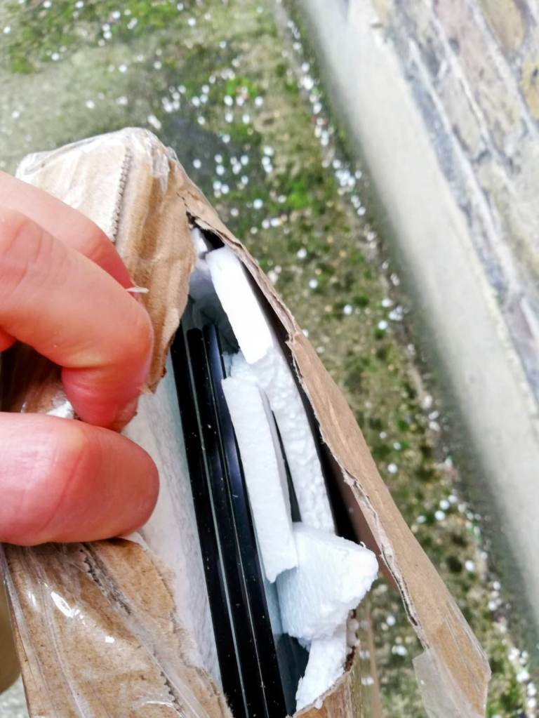 3x THICK GLASS SHELVES